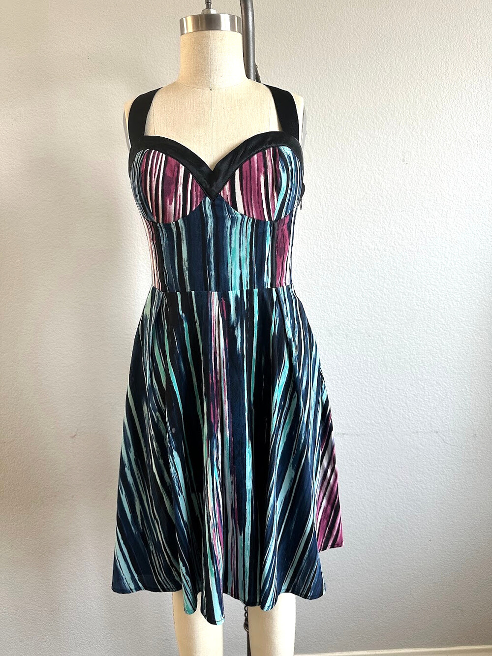 Bebe Strapless Fit And Flare Dress Blue Pink Abstract Y2K Cross Back Size XS